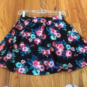 Joe B floral skirt size medium